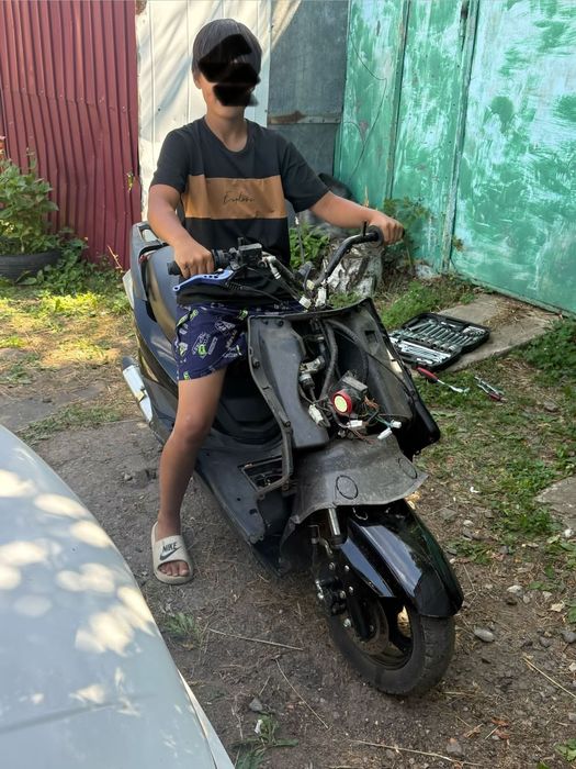 Продам скутер м8 про