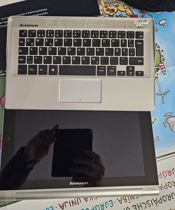 Lenovo     таблет с безжична клавиатура