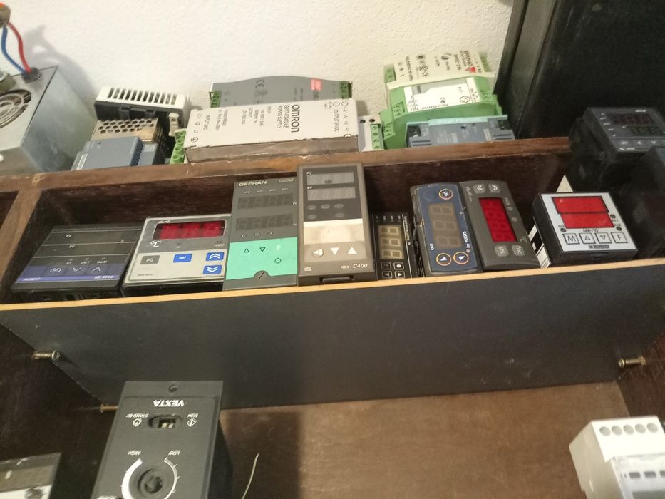 Programatoare controlere temp.si altele aparataje automatizari