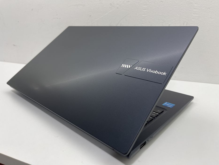 Laptop Asus R1504 • CA NOU • Intel i3-1315U • 512GB SSD • FullHD