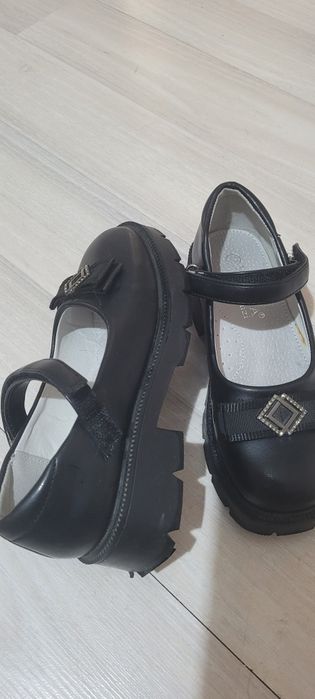 Туфли в школу отличные
