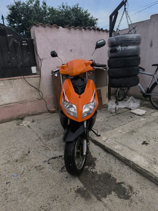 Vând scuter 49cc in4 baotian fără acte