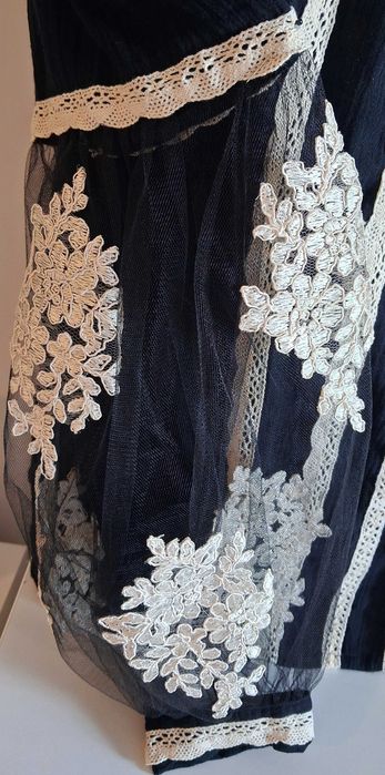 ie stilizata cu broderie