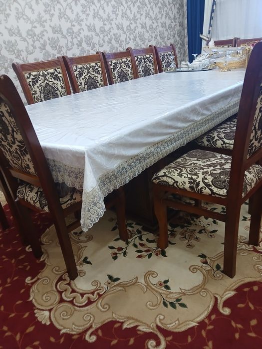 14 odamlik stol-stul holati juda yangi 3,500ming soʻmga sotiladi.