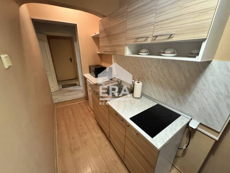 Ексклузивно! Четиристаен апартамент за продажба на ул."Княз Батенберг"