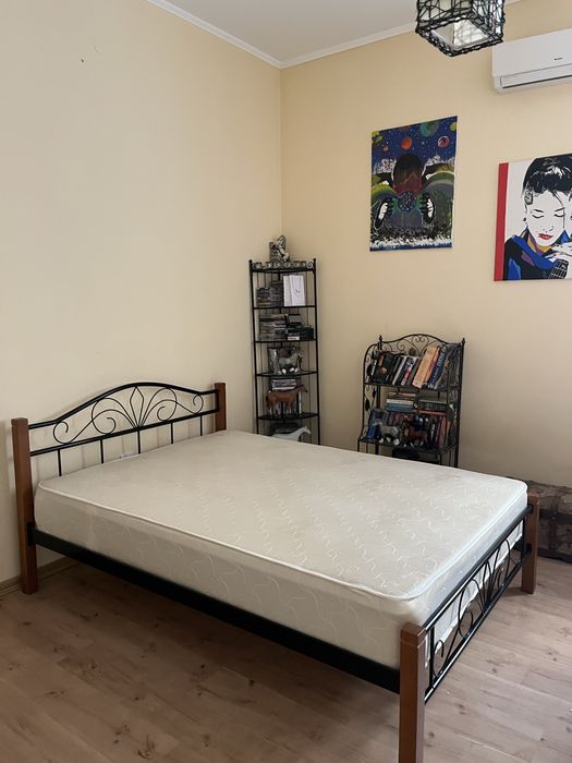 Новая двухспальная кровать с ортопедическим матрассом