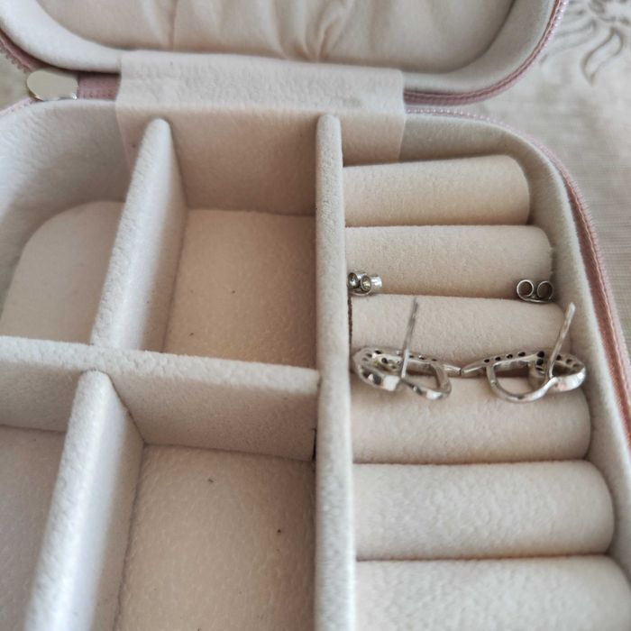 Симпатични сребърни обеци