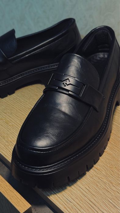 Лоферы новые продам