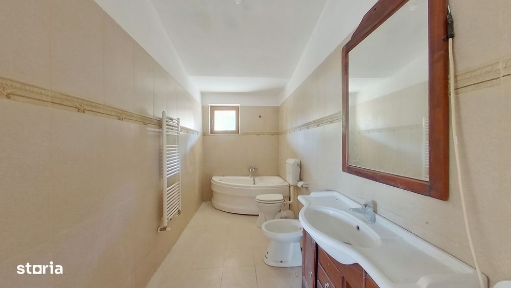 Casa insiruita pe un singur nivel cu 4 camere in Cartierul Verde