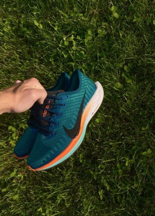 Adidasi nike zoom rival fly 2 vând