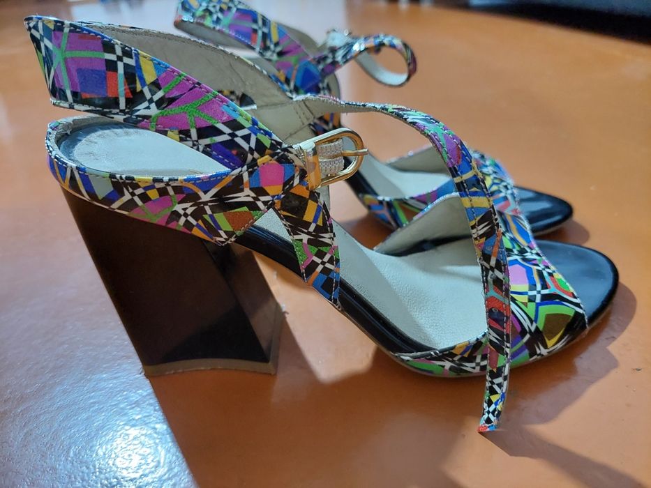 Продам босоножки 36 размера