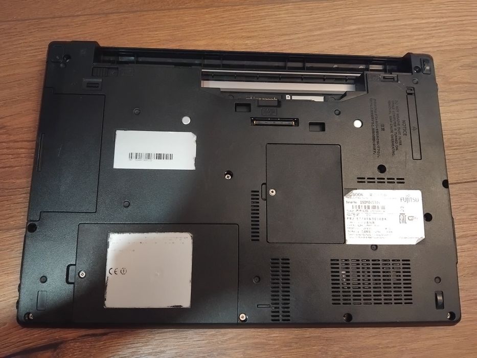 Лаптоп Fujitsu E744, i5 процесор, W11