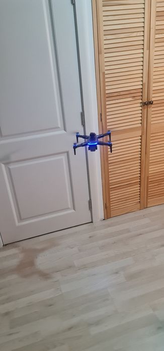 Drona cu camera de filmat