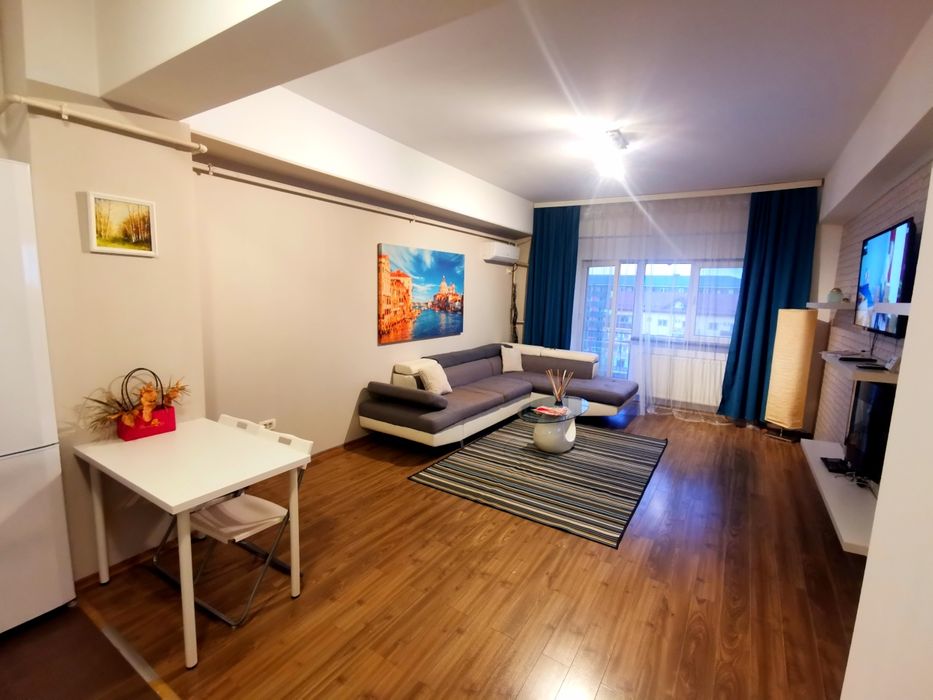 PROPRIETAR-2 CAMERE vedere piscina Aqua garden/Bella Luna - mobilat