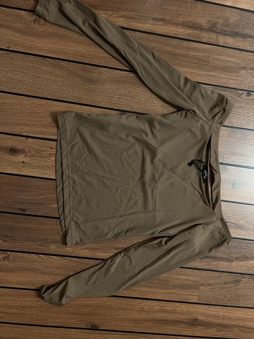 Bluza Reserved pe umar