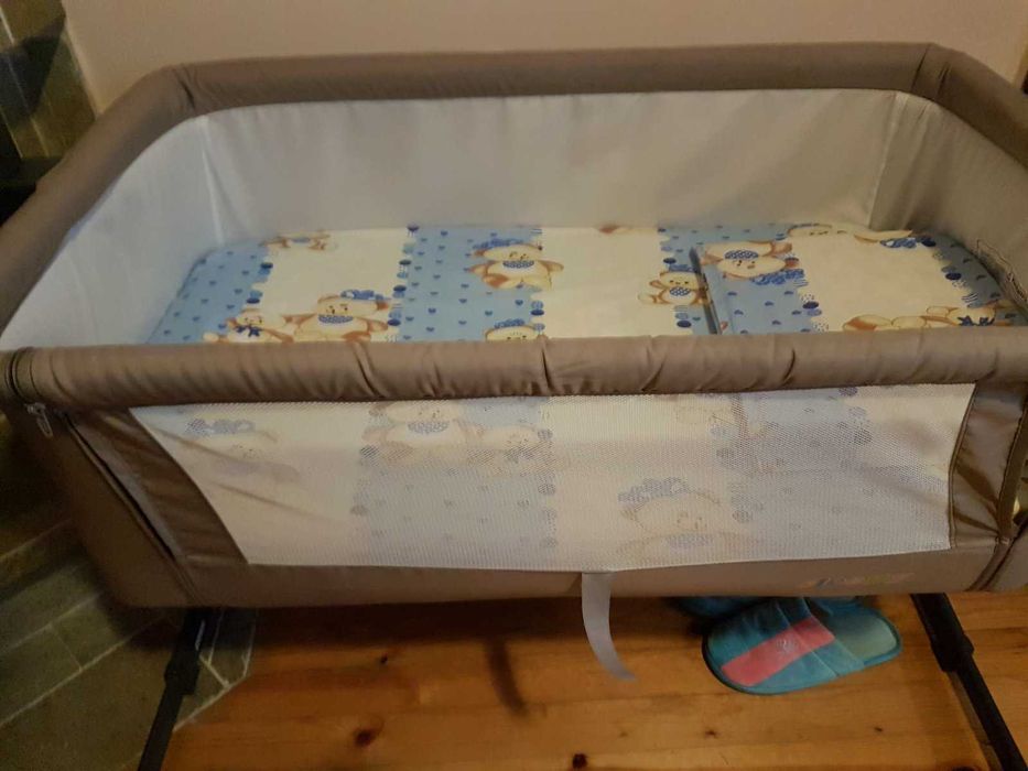 Бебешко легло  next to me