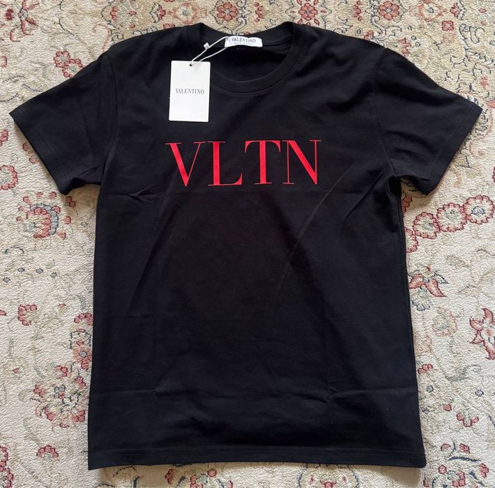 футболка valentino