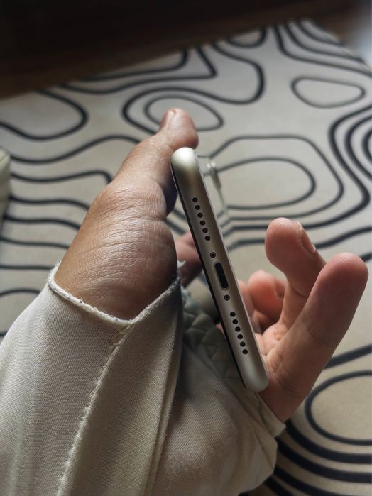 Iphone 11 64gb..