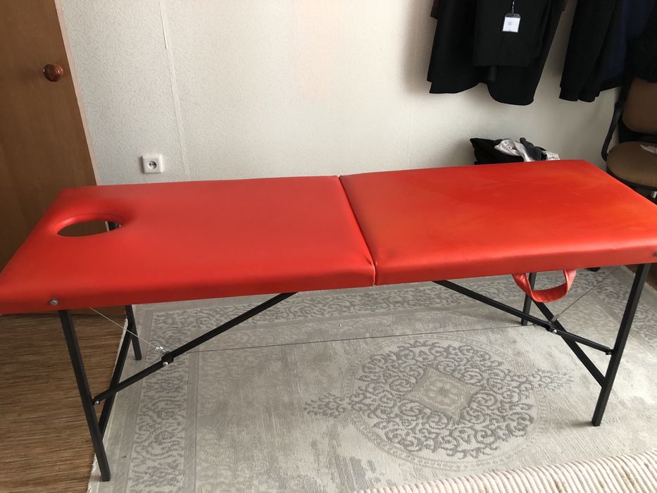 Продается кушетка массажная