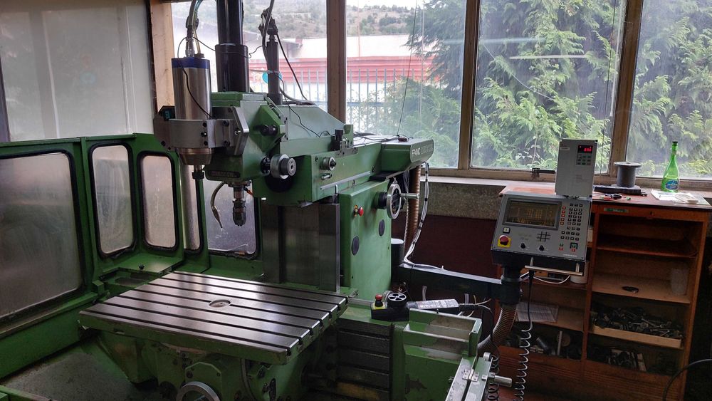 Фреза DECKEL FP4 с CNC T310 и глава на 24 000 оборота-3,7kW.