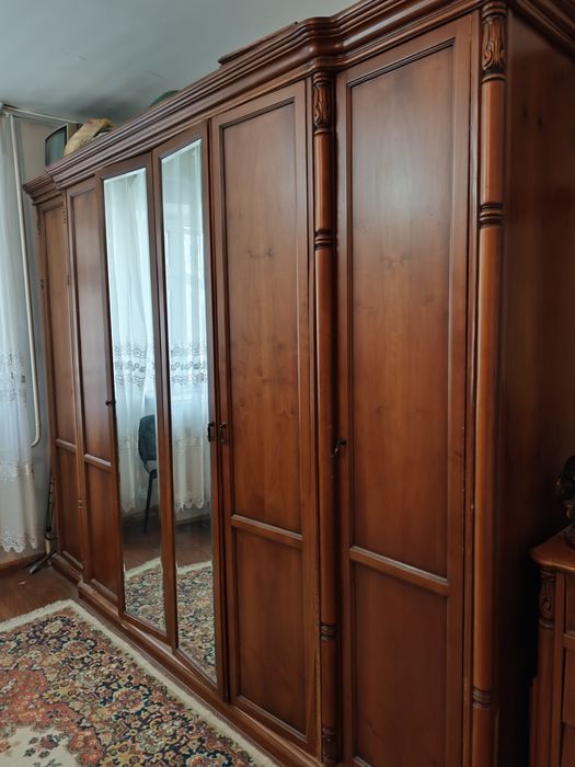 Сервант в зал, спальный, диван