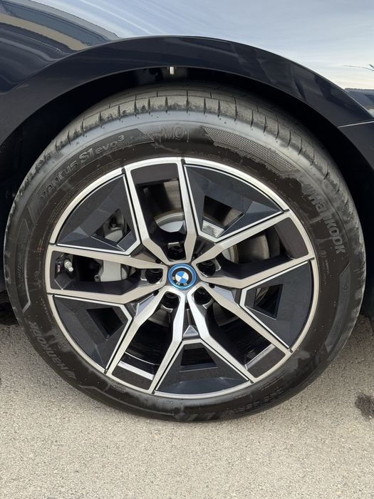Bmw i5 35L/ 13000km probeg