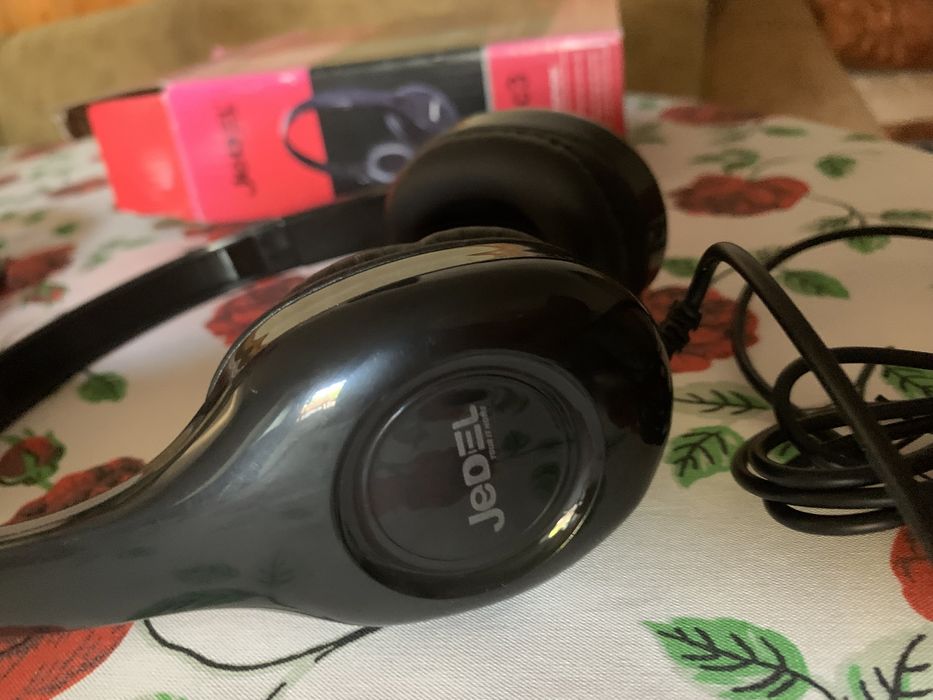 Мултимедийни Слушалки с кабел