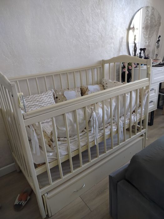 Продам манежку срочно