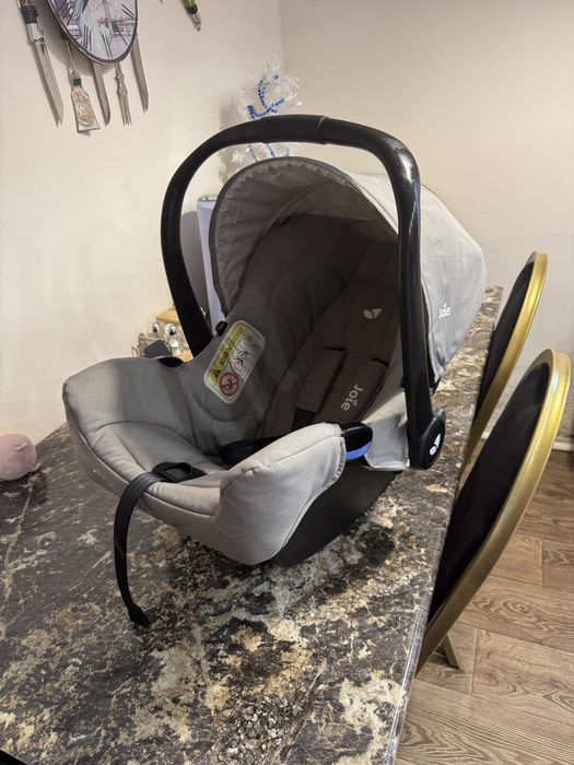 Продам авто люльку joie