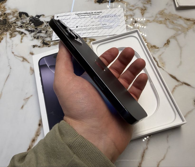 Продам Iphone 16 pro max 256 gb