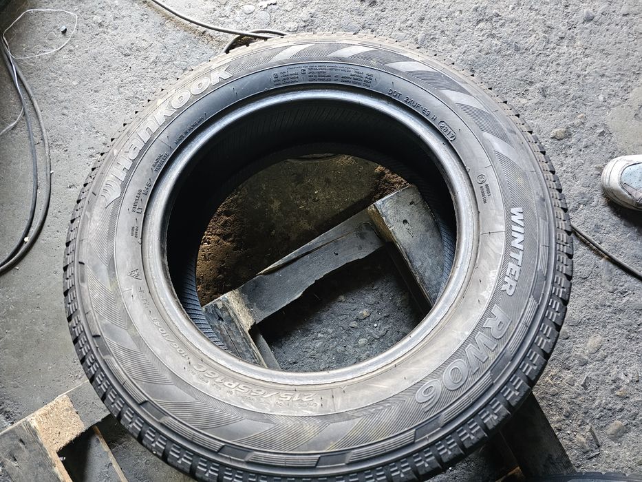 2 anvelope iarna 215 65 16C Hankook