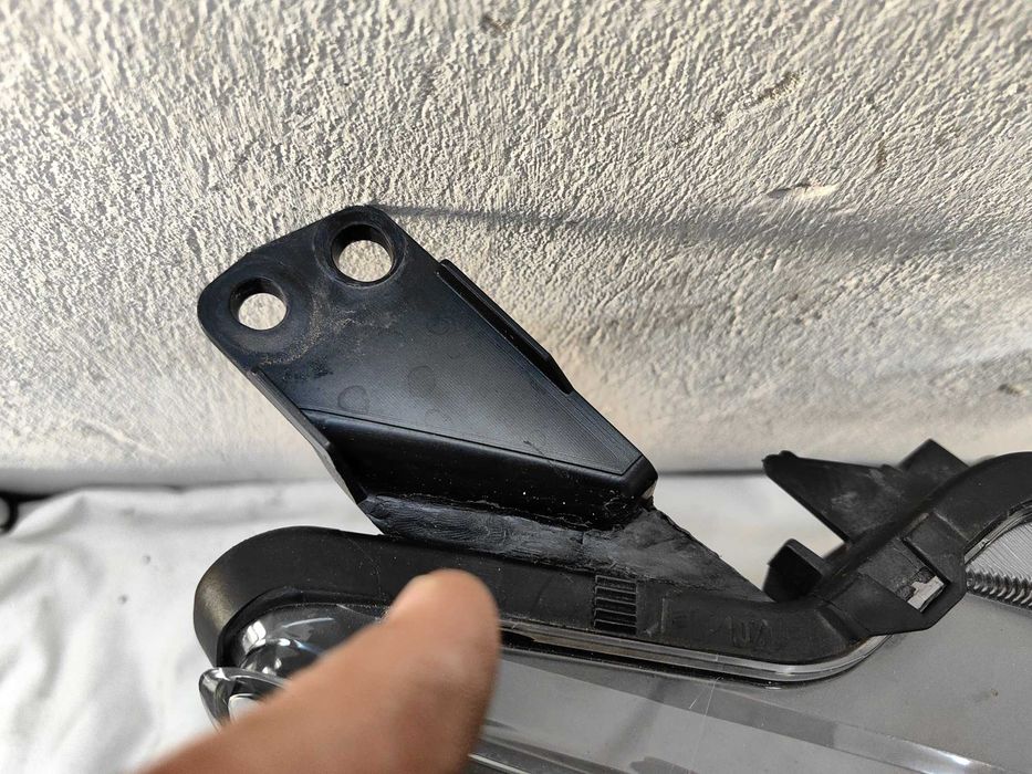 Оригинален фар Мазда 2  Mazda 2