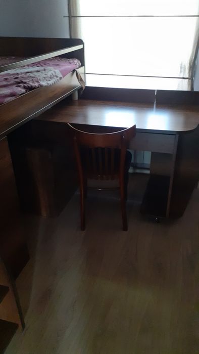 Продам кровать.  Стол. Шкаф