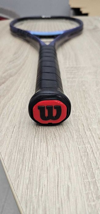 Продавам тенис ракета Wilson Ultra V4