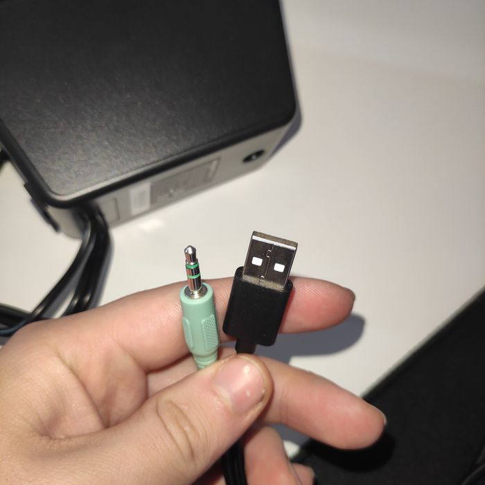 (nou) Boxe Amazon Basics 2.0