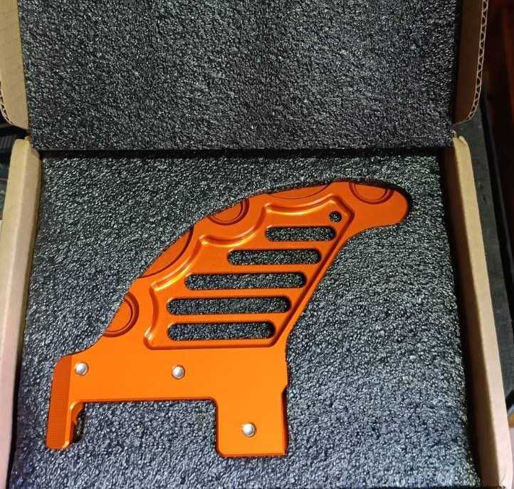 Протектор за заден спирачен диск/Степенка за лост задна спирачка заKTM