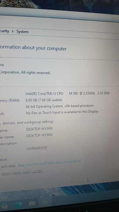 Leptop procesor i3 8 giga rami