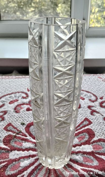 Продам хрустальные вазы