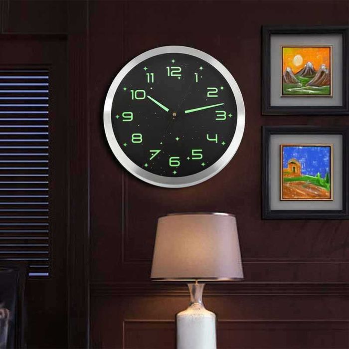 Флуоресцентен стенен часовник 30 см със светещи в тъмното цифри