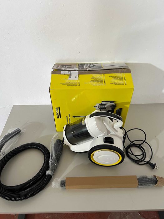 Kärcher VC 3 – Aspirator fără sac, 700 W, filtru HEPA, recipient lavabil