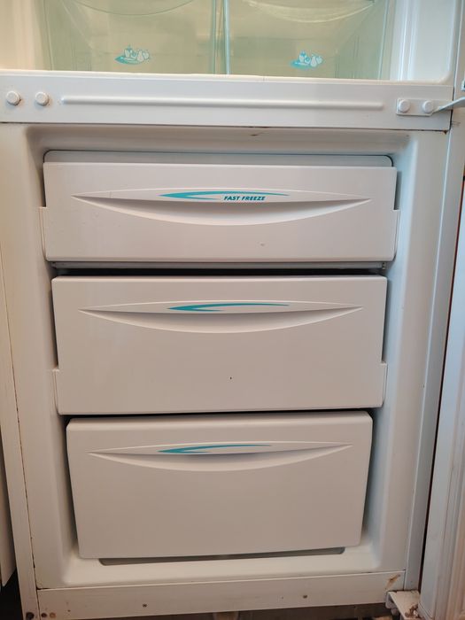 Холодильник Stinol RF305A