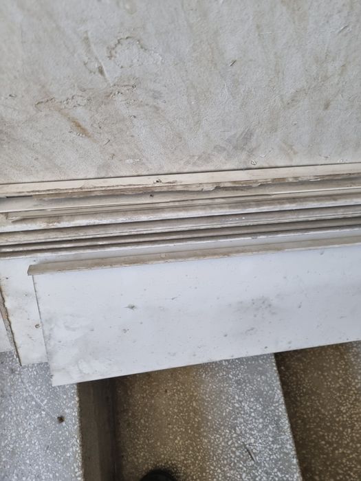 Алуминиеви подпрозоръчни первази за дограма