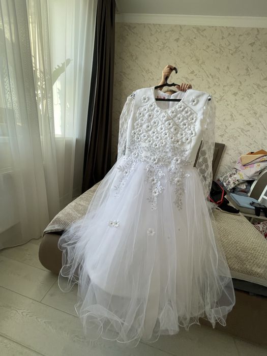 Продам платье для девочки