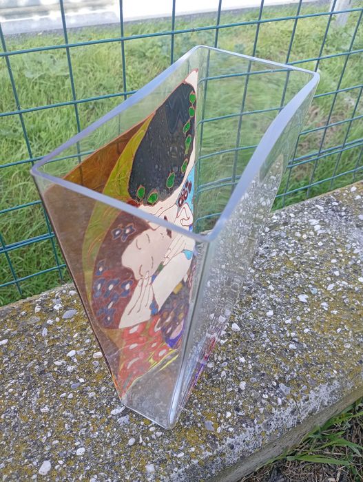 Стъклена ваза ръчна изработка