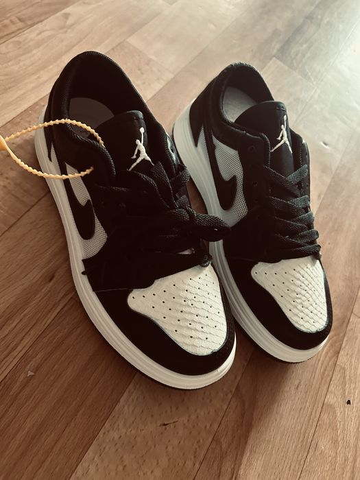 Продам кроссовки