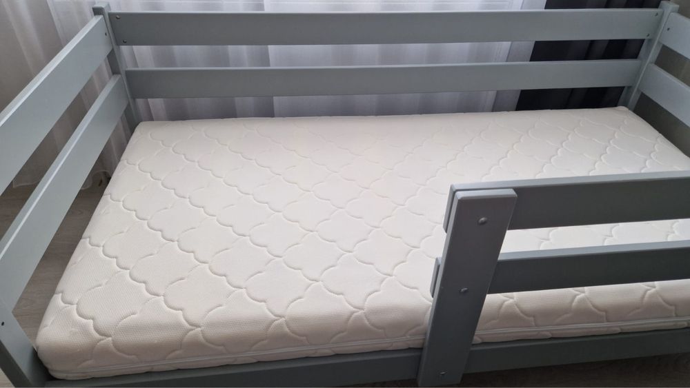 Пррдам детскую кроватку