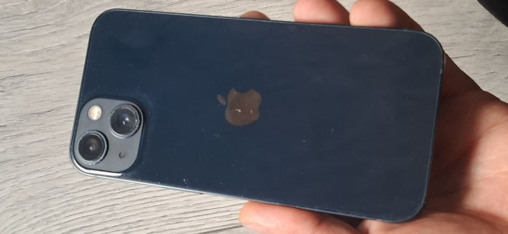 Vând iPhone 13 in stare buna