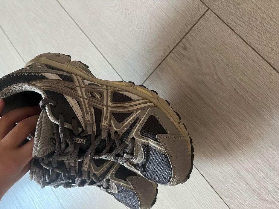 Кроссовки ASICS 37 размер