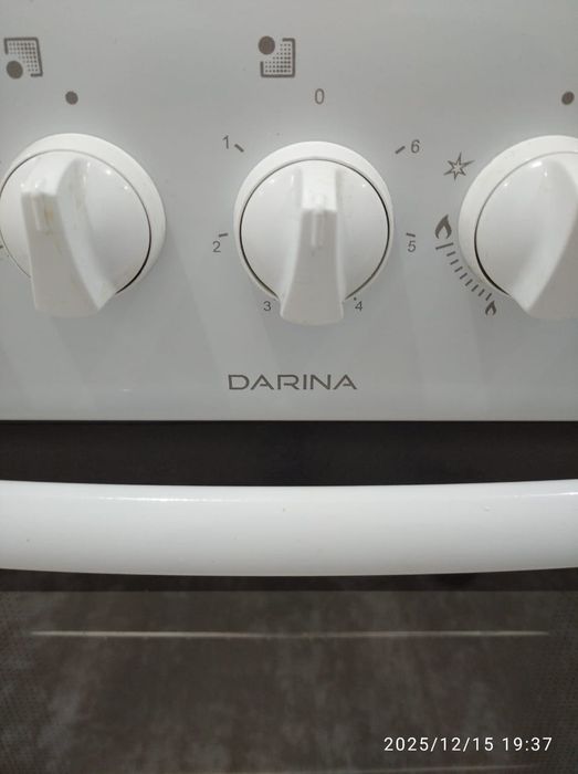 Газовая плита Darina.