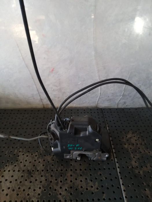 Broasca usa stanga fata mercedes e class w211 2117200335q18